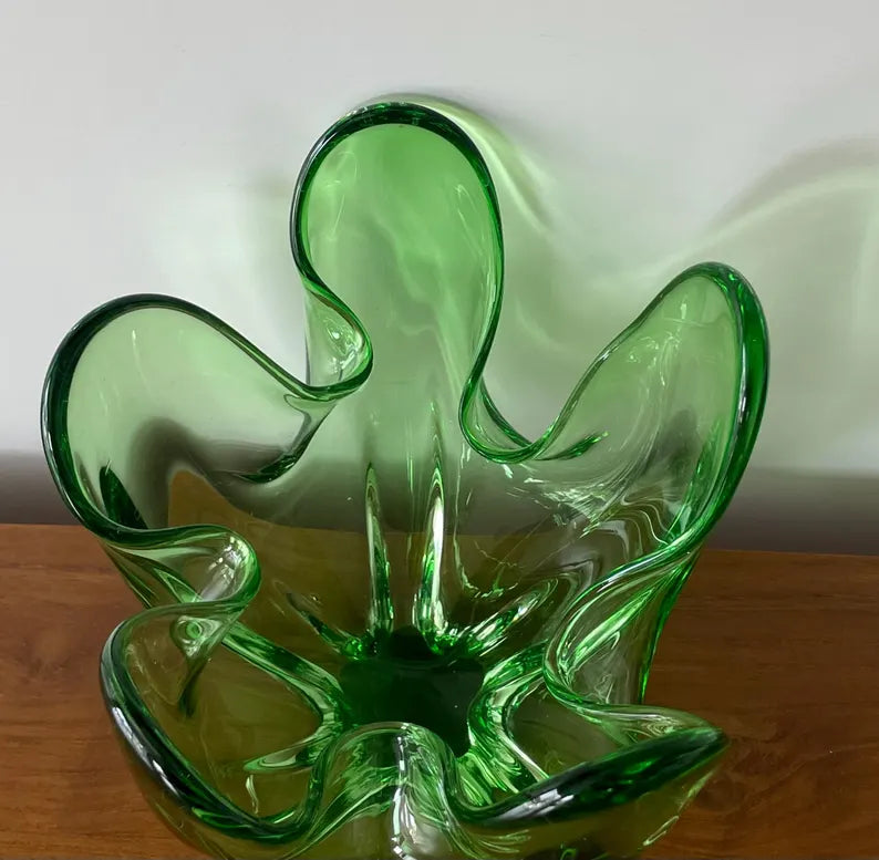 70s Iwatsu Glass Osaka Japan Decorative Green Handkerchief Design Vase, Centrepiece Bowl, Candy Trinket Dish MCM Heavy Glass Art Decor Gift